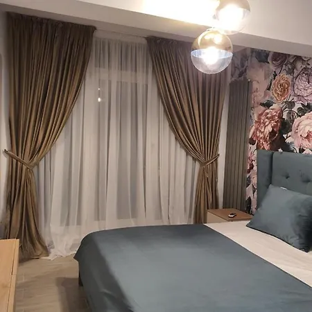 Ema Luxury ナボダリ